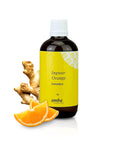 Ingwer-Orange Saunaaufguss Flasche mit Orange und Ingwerstücken vor weißem Hintergrund