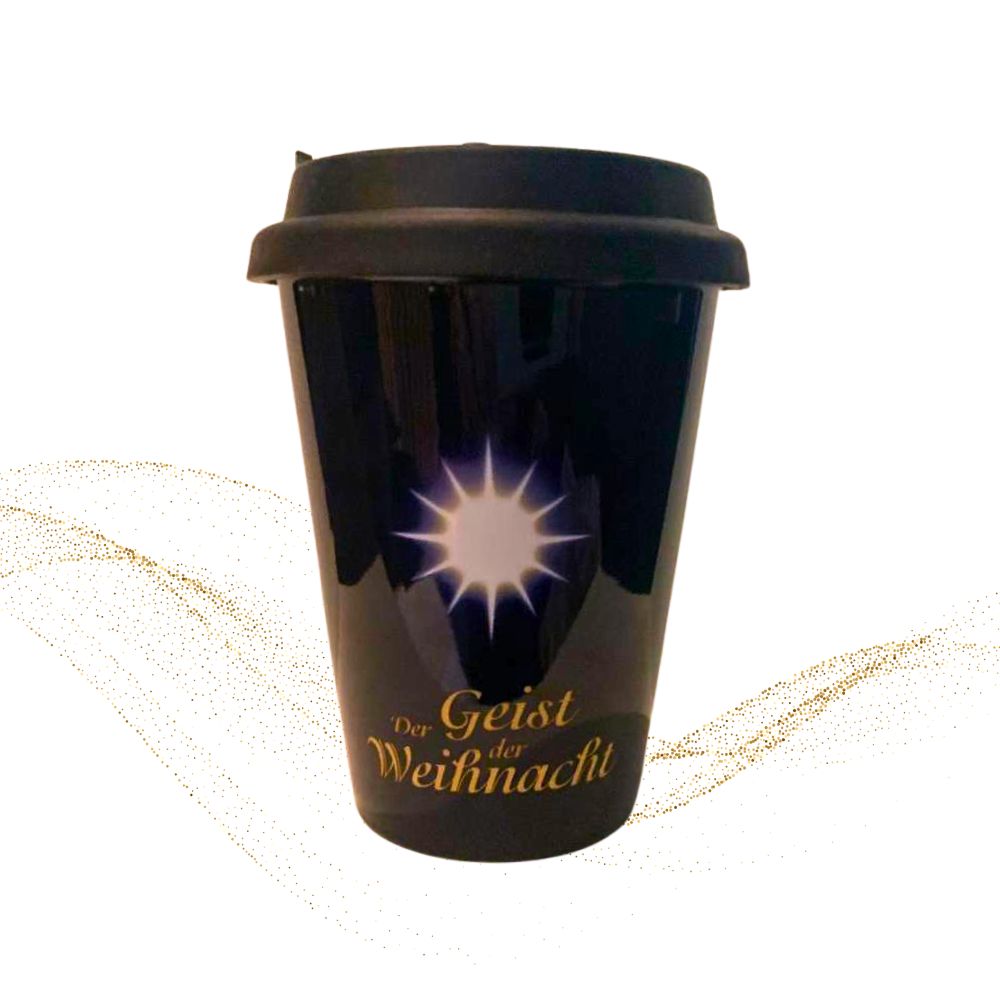 TO GO Becher mit schwarzem Deckel und Schriftzug Der Geist der Weihnacht