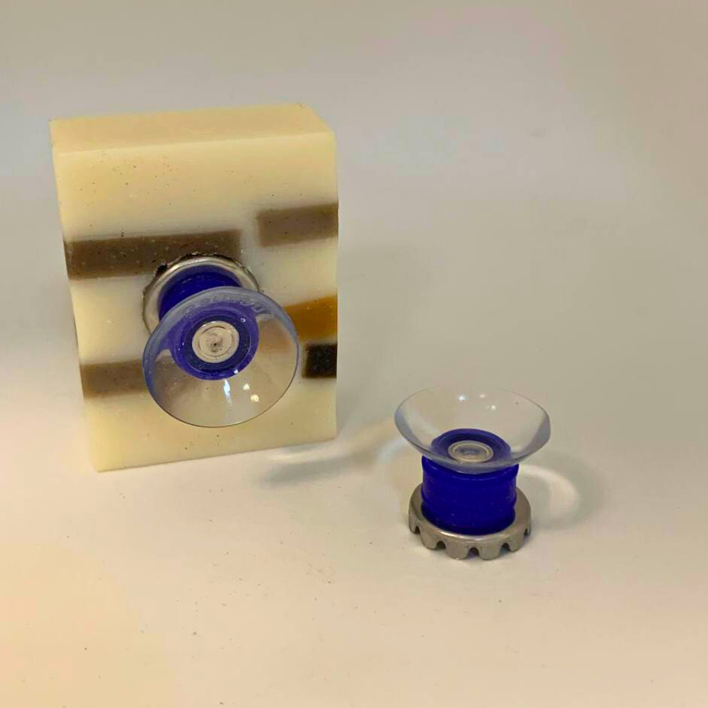 Magnet_Seifenhalter und Seife 